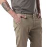 Pantalon chino homme écusson brodé dans le dos en coton Coast Pantalon chino homme écusson brodé dans le dos en coton Coast