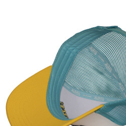 Casquette trucker avec filet et devant imprimé avec broderie Surf